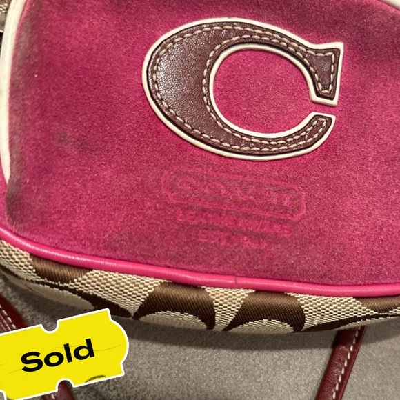 🔥SOLD 🔥Coach Vintage Jacquard Signature "C" Pink Suede Camera Crossbody Bag RARE - Picture 2 of 16